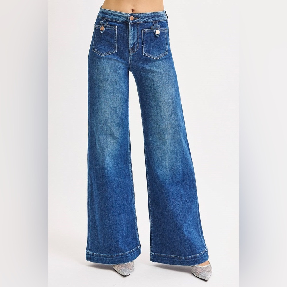 Mid Rise Wide Leg Patch Pocket Jeans - Risen